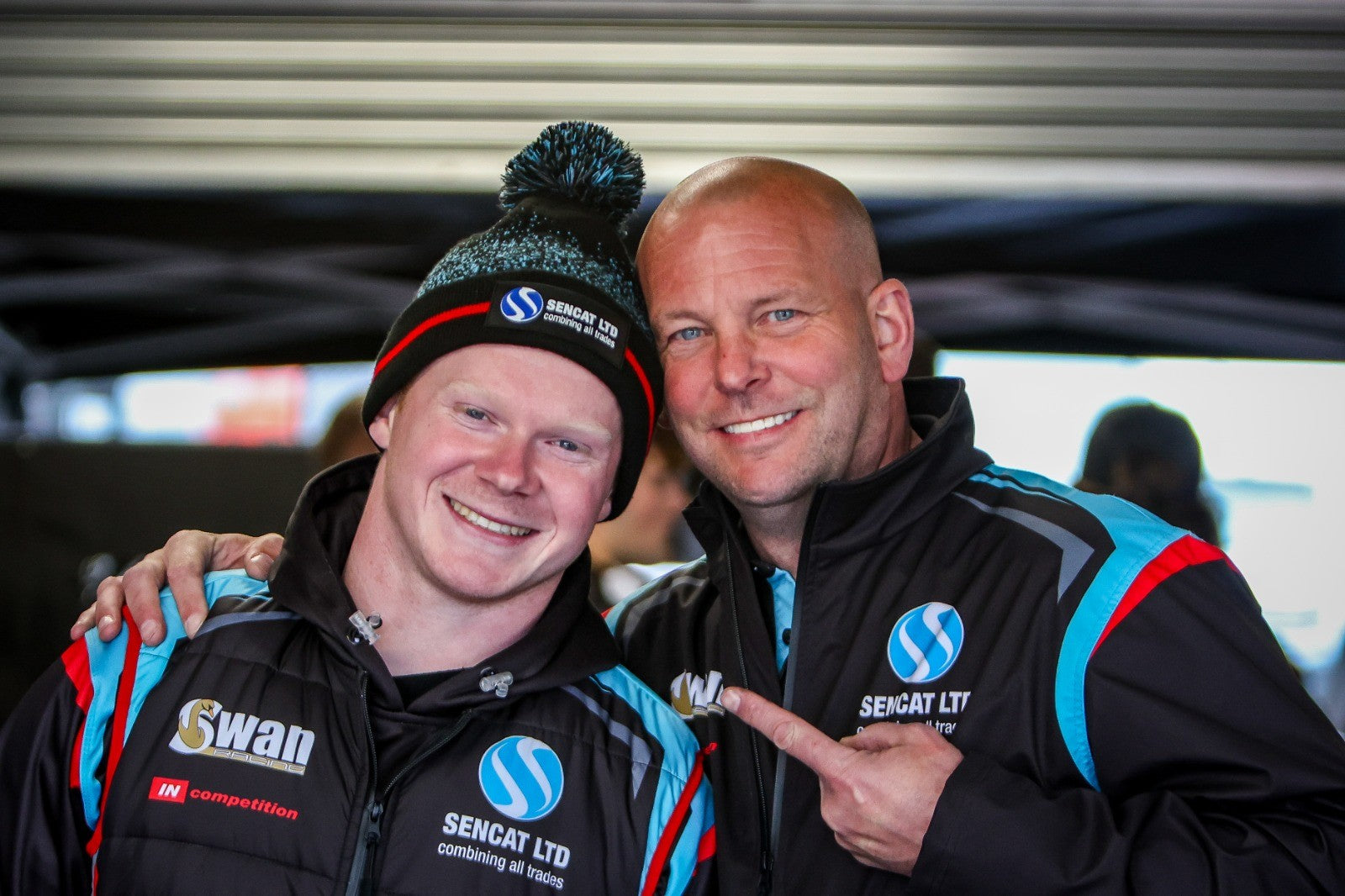 Lewis Rollo Racing Sencat Swan Racing Bobble Hat – Gridgear